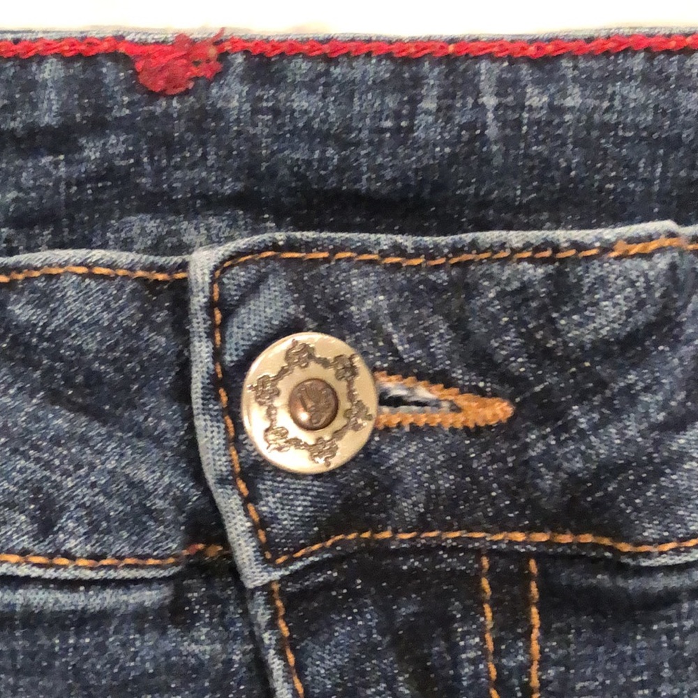 Capri jeans! PreLoved! Excellent condition! size 4! rhinestone slit trim! - Picture 11 of 16